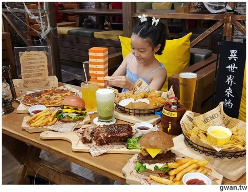 台中密室遊戲餐廳，平日不限時，還可以免費玩桌遊