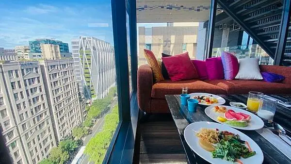 台北飯店早餐吃到飽【中山雅樂軒酒店】當月壽星早餐兩人只要660元/充滿儀式感和度假氛圍/啤酒紅酒白酒喝到飽/平日早餐時段5小時讓你飽到中午/最新優惠資訊