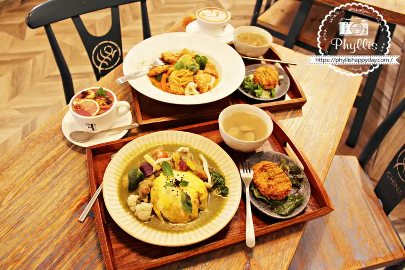 食在驚豔『無界食堂 Infinity Tavern』 主打安心食材的美食體驗！台中美食推薦！ - 相片中的菲莉絲