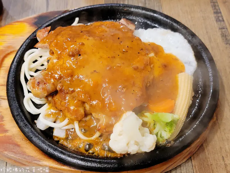 【新北市土城區】思犇牛排SIBEN steak 土城店｜附簡易型自助吧｜有霜淇淋