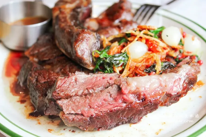 網路評價超高 ! 台北老字號牛排館，好吃大份量服務也很好~