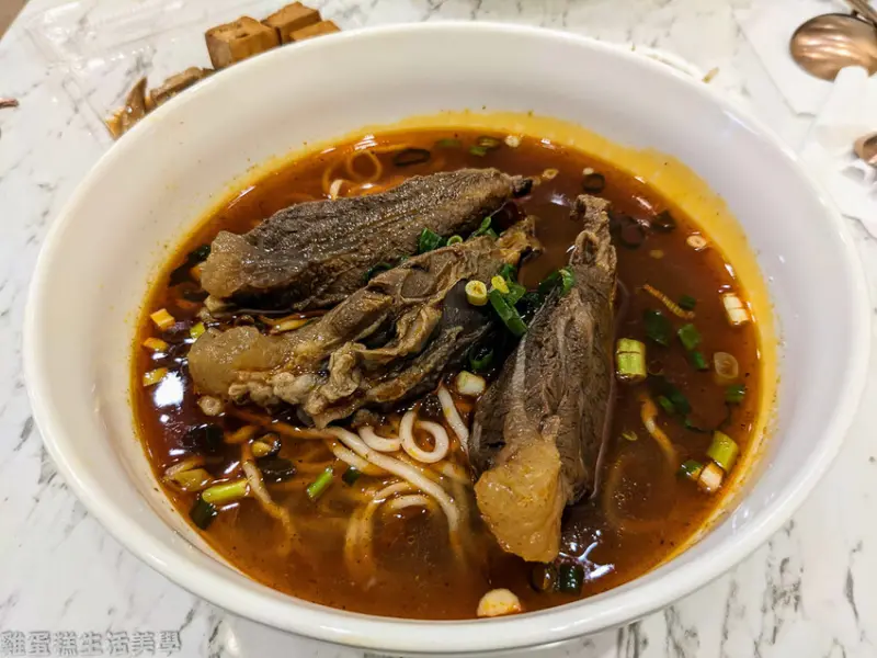 【新竹食記】癮自在 - 台北國際牛肉麵節冠軍，新竹牛肉麵之光不排隊吃起來嗎？