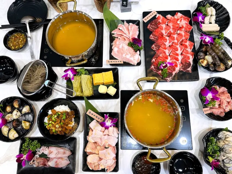 【涮金鍋】桃園火鍋最新口袋必吃名單！招牌黃金雞湯鍋煮什麼都好吃！免費自助吧吃到爽～趕快呼朋引伴來桃園吃和風涮涮鍋吧！