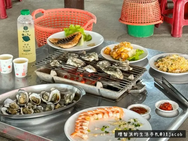 2024最新 嘉義烤蚵吃到飽推薦》有夠鮮燒烤 I 一間位於嘉義東石漁港、占地約百坪的鮮蚵海鮮快炒餐廳 - 理智派的生活手札