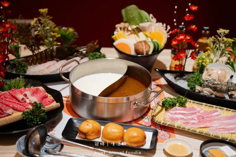 【橘子火鍋嘉義店】豪華海陸套餐好澎派，嘉義火鍋推薦，波士頓龍蝦日本和牛攏伍，自助吧吃到飽，Dcard推薦嘉義美食│菜單