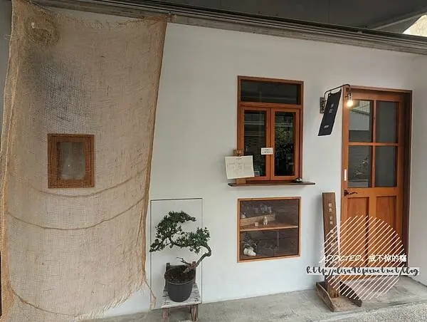 台南中西-[熊記Bear's Casa] 青年路城隍廟前老宅，3桌內用小巧精緻文青店面，美味特色蘇格蘭蛋三明治與熱狗堡，舒適愜意的溫暖質感早午餐推薦