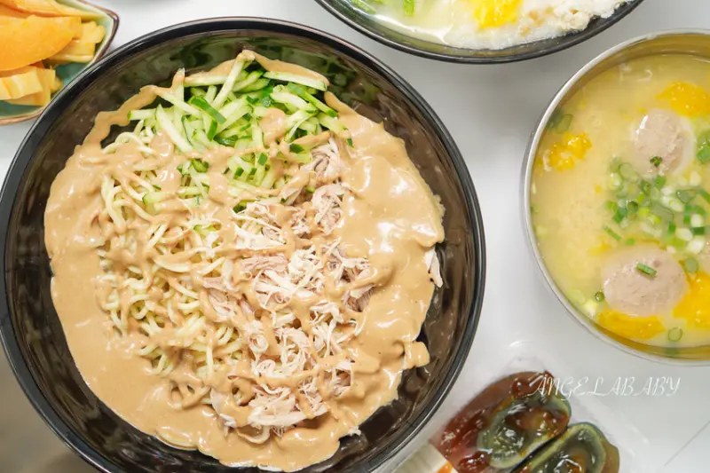 網路找不到資訊但一開幕就大排長龍的巨無霸涼麵～用甘蔗雞絲的手工涼麵有夠厲害