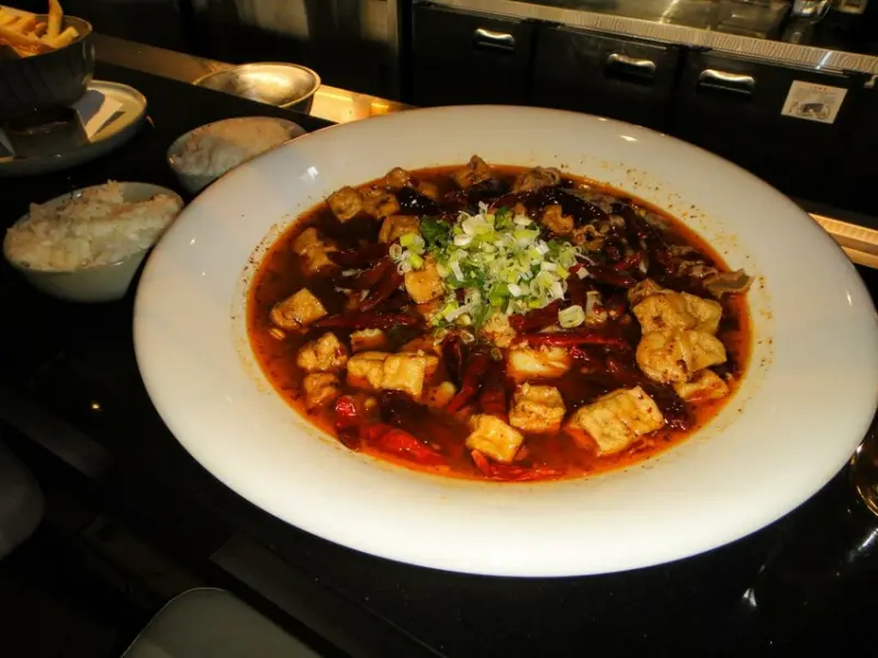 【美食】「Oxi oyster & wine live house」 中西美食、歌手駐唱，信義區餐酒館推薦、信義區聚餐推薦