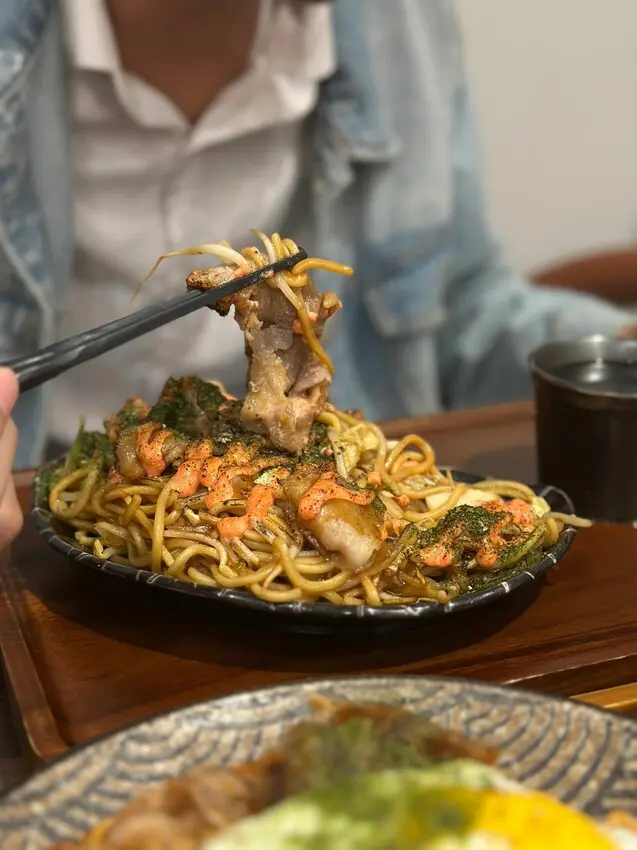 [台中西區] 川 日式炒麵焼きそば專門店(台中店)｜來自彰化的平價日式炒麵｜加價＄45元直接升級套餐｜內附完整菜單 - 萍姐愛分享