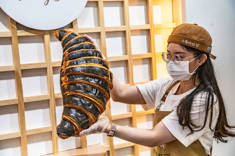 小鳥吃吐司-桃園國際小鳥家｜全台最大楓糖可頌桃園也買得到了！頂級麵包夜市價！平價麵包的天花板