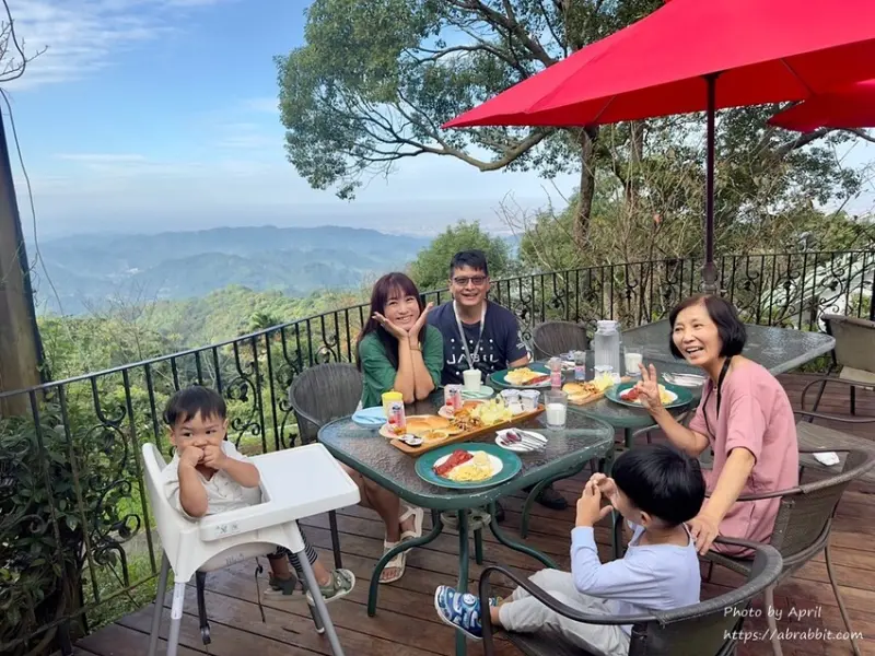 太平民宿餐廳推薦-織丘莊園chill hill cottage 包棟、小木屋、夜景餐廳