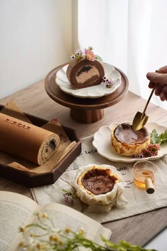 超人氣宅配甜點【Rich Bear- 瑞瑞 • 食研所】到高雄漢神開快閃店了！！必吃爆濃巴斯克與蓬彈芙雲捲