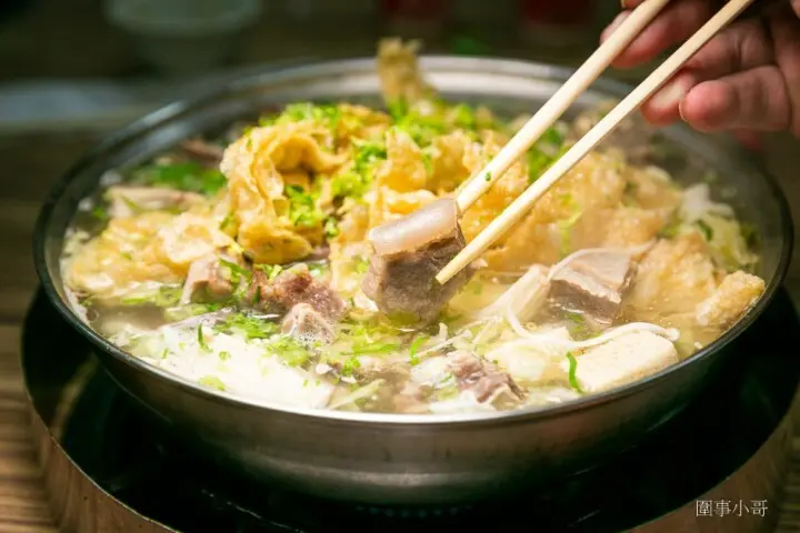 中壢清燉羊肉爐大推薦！這家廣興羊肉爐圍事超愛啊～下午四點半開賣還沒六點都停止外帶了，因為羊肉不夠了啦～