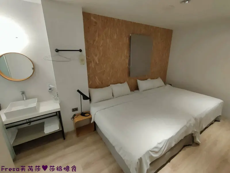 高雄飯店【小承輕旅】美麗島捷運站交通轉乘超方便！舒適溫暖家庭客房.六合夜市步行即抵│高雄青旅│南華商圈 - Fresa芙芮莎♥莎旅憶食