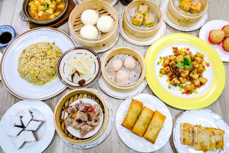 爆漿流沙包、滑Q水晶蝦餃，憶念點心堂，飯店主廚開設平價港點，多款蒸籠點心百元有找！