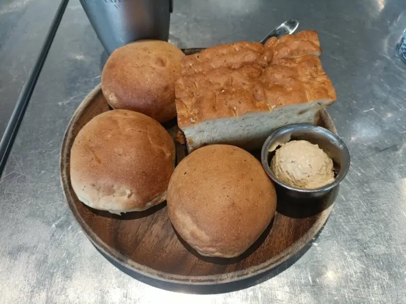 新北市板橋區板橋美食|Second Floor 貳樓板橋店。套餐加價200元可選麵包、飲料無限續還可再選一份小點喔!