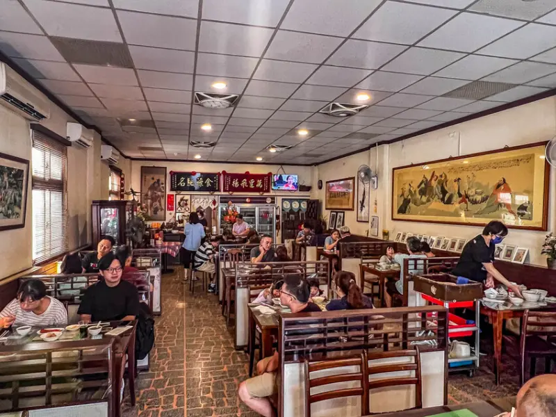 老大秋牛肉麵｜一開門就直接爆滿！一天只賣三小時還週休二日老牌牛肉麵