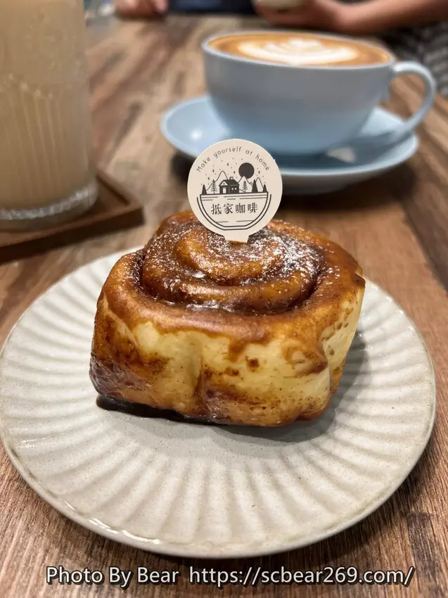 【基隆】「抵家咖啡De Jia Coffee．營業到晚上9點的貓咪咖啡館，多樣化甜點.輕食.早午餐，還有超吸睛的鳥巢