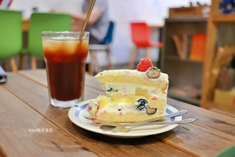 員林咖啡｜2 petits coffee 珈琲人，員林巷弄咖啡館，滿滿人情味咖啡、茶、手做甜點好吃！