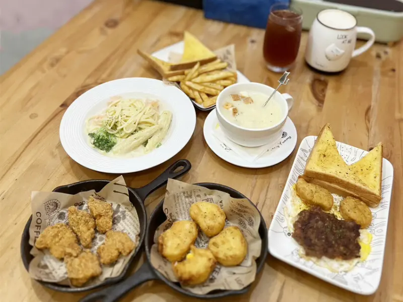 【新北美食】板橋區府中捷運美食，聽喵說早午餐，超高CP值的美味，超可愛貓咪網美牆拍好拍滿【台藝大美食】有菜單【板橋美食推薦】銅板美食