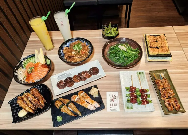 【美食】「仨食酒炭燒食堂」串燒、烤物、壽司，板橋居酒屋推薦、板橋日本料理推薦、板橋深夜食堂推薦 (附菜單)