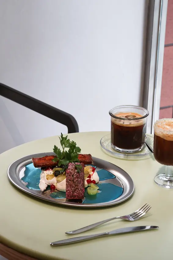 大安區六張犁站新開幕 預約制磅蛋糕咖啡廳