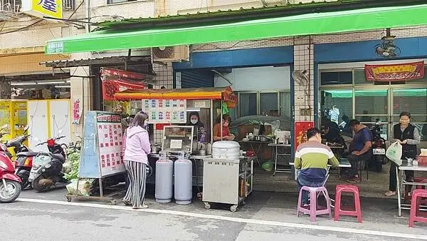 統鮮好滋味｜隱藏在巷弄裡爆便宜爆好吃的路邊攤小吃店，汕頭麵必點