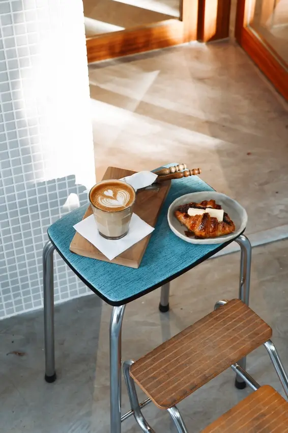 民生社區新開幕文青咖啡廳 紅豆奶油可頌
