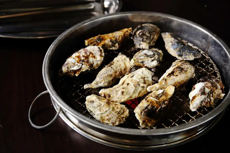  必吃嘉義在地小吃推薦：東石蚵王烤鮮蚵吃到飽/ WalkerLand窩客島整理提供 未經許可不可轉載