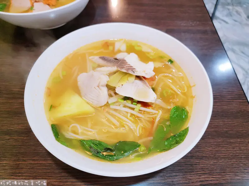 新北市中和區【新北市中和區】越香越南美食館｜莒光路六扇門時尚湯鍋旁