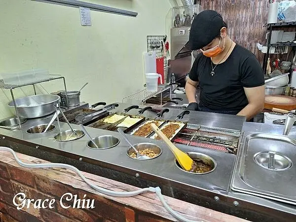 台北市萬華區粑哥大匣～配料口感層次豐富的鍋巴飯(萬華．艋舺)