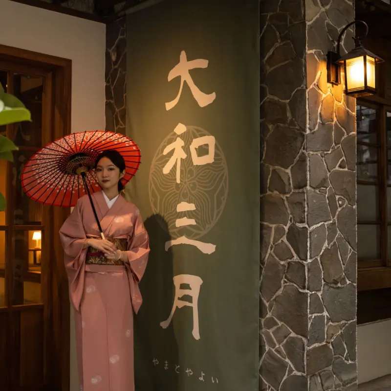 酥酥脆脆甜蜜滋味｜讓人愛不釋手的『大和三月-沖繩黑糖千層蝴蝶酥』｜風呂敷、伴手禮、手工餅乾、百年日式老宅下午茶推薦！ - 相片中的菲莉絲