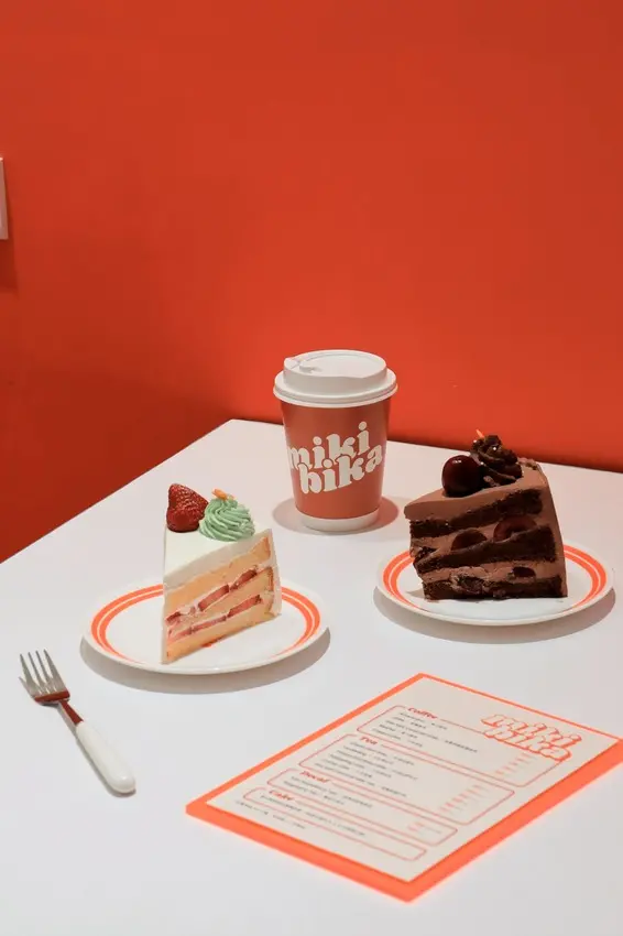 赤峰街新開幕美式復古咖啡廳 草莓蛋糕