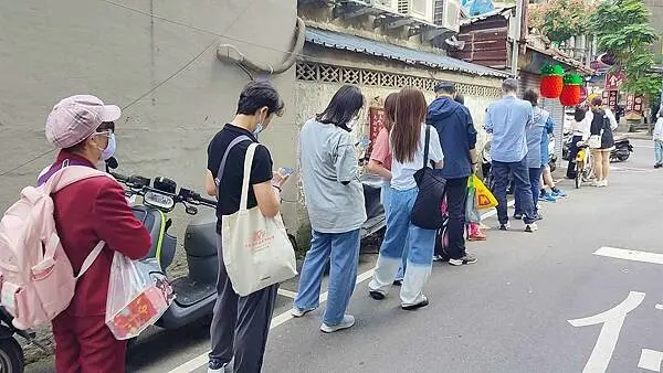 新北市永和區師大分部臭豆腐(新北永和店)｜不到１小時就賣光光的頂天級臭豆腐