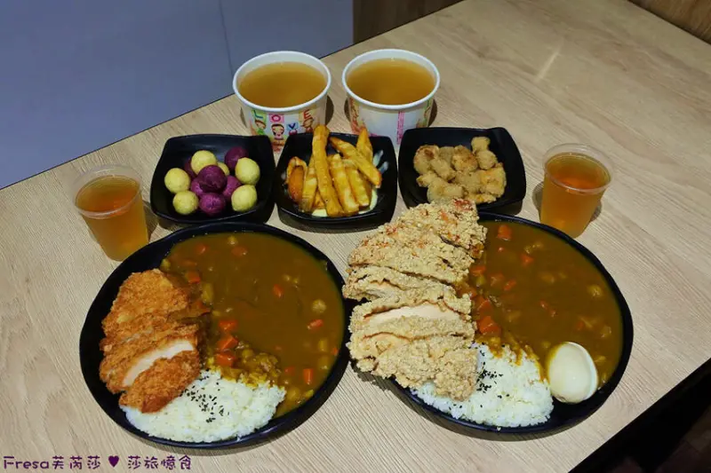 高雄市三民區高雄咖哩【老闆不夠辣咖哩專賣店】濃厚系＄４９咖哩飯.夜市起家銅板美食.大雞排／炸豬排升級套餐超優惠│覺