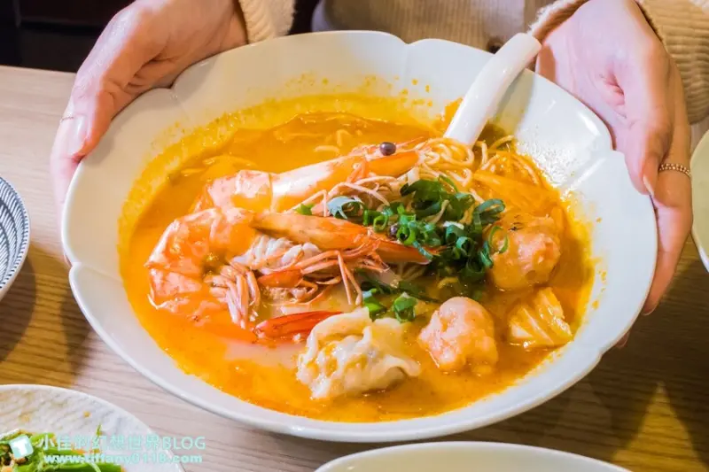 台北市信義區樂蝦拉麵/讓拉麵控為之瘋狂，獨創有鑊氣的蝦湯拉麵/15款拉麵任你選/台北拉麵推薦