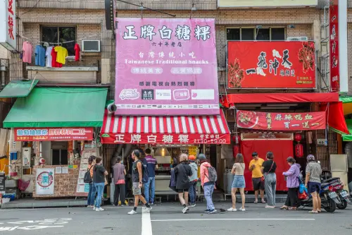 高雄市苓雅區正牌白糖粿｜開攤前半小時就有人來排隊！60年古早味白糖粿只要銅板價
