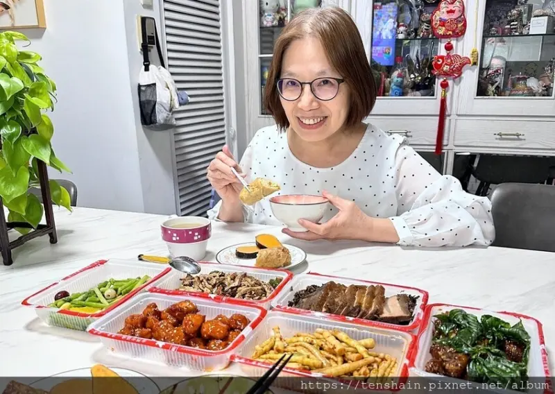 【南門市場素食】老林記 素食齋菜│作工精緻菜色多，蔬菜類滋味非凡，仿葷菜幾可亂真│可直接微波容器，包裝精美│文末有彩蛋，萬勿錯過！！！