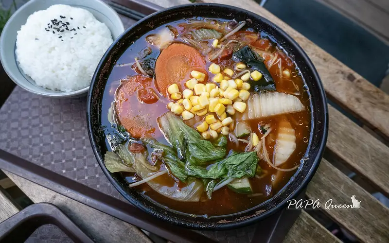 台中市北屯區蔬菜湯飯－韓式義式還是想來碗泰式?菜大叔－素食早午餐專賣