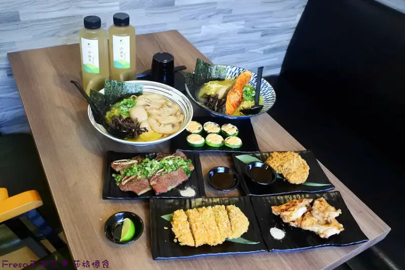 高雄市鳳山區高雄拉麵【食事處櫻亭】醇濃系湯頭！Ｑ嚼拉麵結合現烤串燒.晚餐宵夜好去處│大東捷運站│大東文化藝術中心│鳳