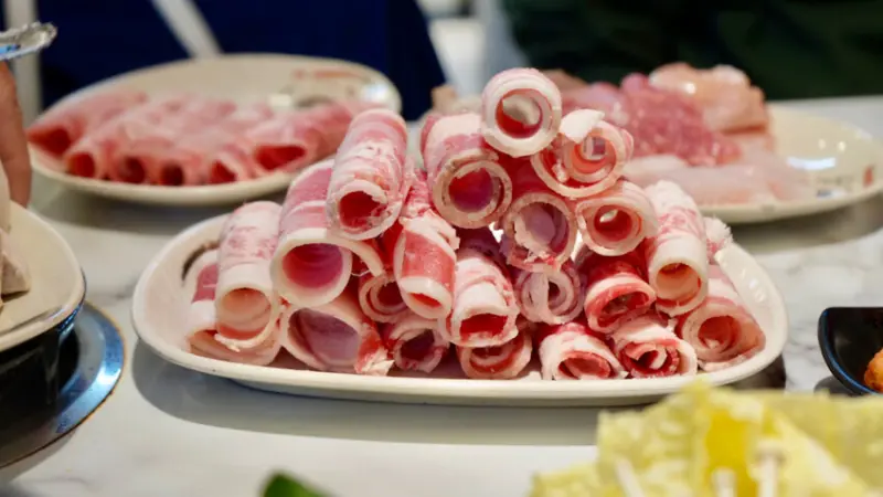 台北市信義區[台北美食] 想肉了｜永春站必吃！信義區竟然有440元火鍋吃到飽！大雞腿隨你吃！