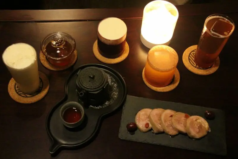 宜蘭/礁溪  來宜蘭礁溪不只能泡溫泉，也可以來【西江水坊】以台灣冠軍茶調製為主的酒吧~以茶會酒，來放鬆身心~