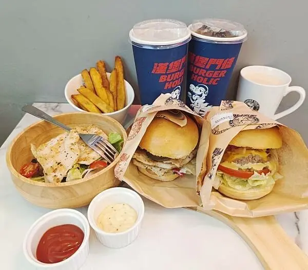 Burger Holic漢堡門徒新竹站前店。手打肉排肉汁爆裂呈現美式漢堡的地道美味