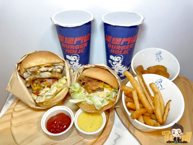 食肉獸必吃肉慾漢堡✨ 9公分厚的漢堡藏著四片雞肉X手打厚切漢堡肉X培根😱--跟著踢小米吃喝玩樂趣