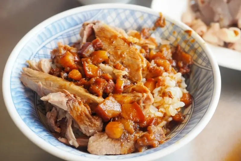 超過60年老店鴨肉飯鹽埕人吃到大 #鴨肉珍/ WalkerLand窩客島整理提供 未經許可不可轉載