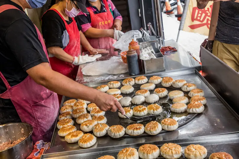 桃園市中壢區老家餡餅-中壢店｜湯多到可以用喝的餡餅，這根本高湯炸彈！