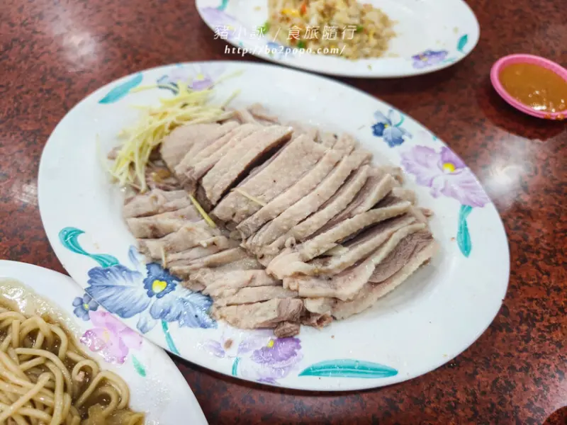 嘉義縣民雄鄉嘉義。民雄》鵝肉太郎老店。原位於鵝肉一條街內，當地鵝肉專賣老店