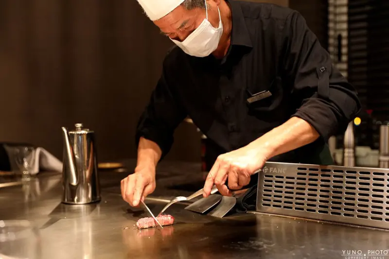 台中市南屯區鐵板燒控看過來！滋滋作響的視覺與味覺雙重饗宴 高檔食材現點現做 活體龍蝦、和牛多種吃
