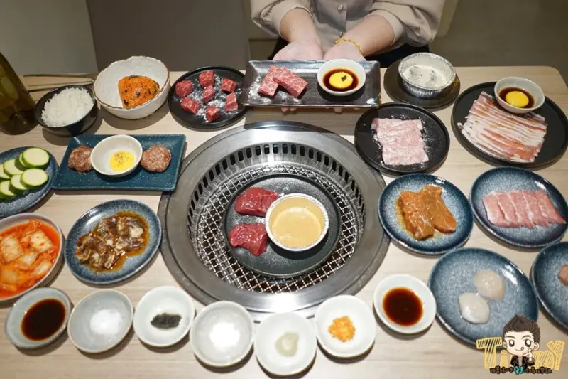 新竹燒肉自己烤可以半價🎉 不吃牛的老饕必來的燒肉店👍 用日本頂級A5和牛燒肉來充電😋--跟著踢小米吃喝玩樂趣