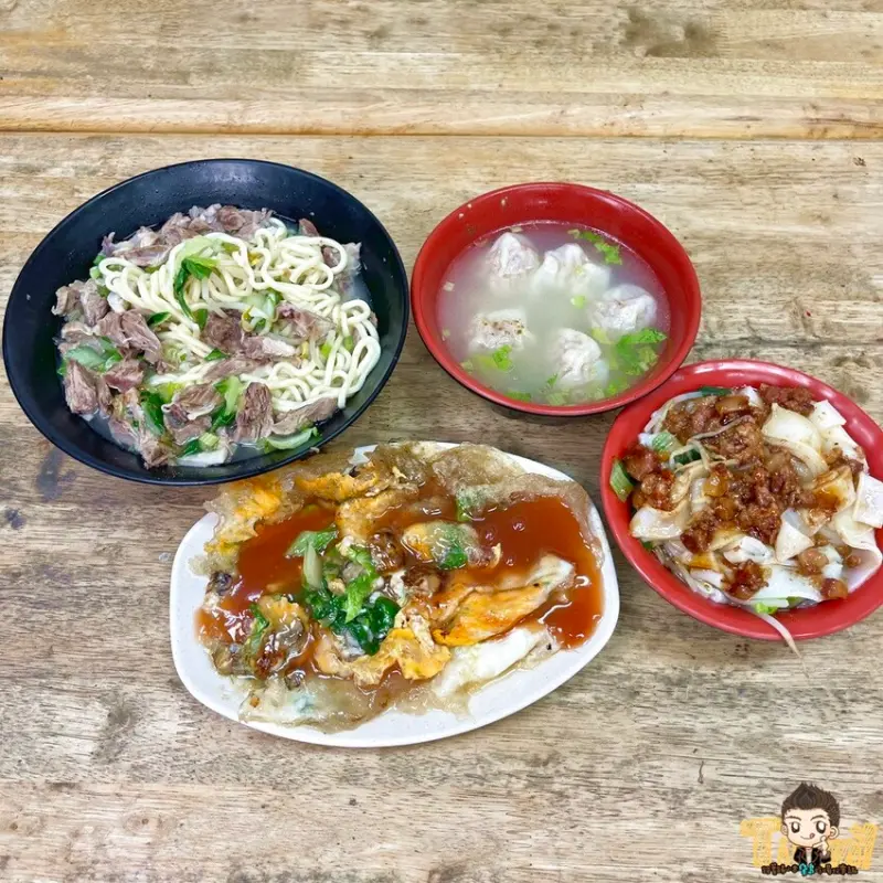 竹北最超值古早味小吃店？必點百元超大碗骨仔肉麵+大份蚵仔煎！